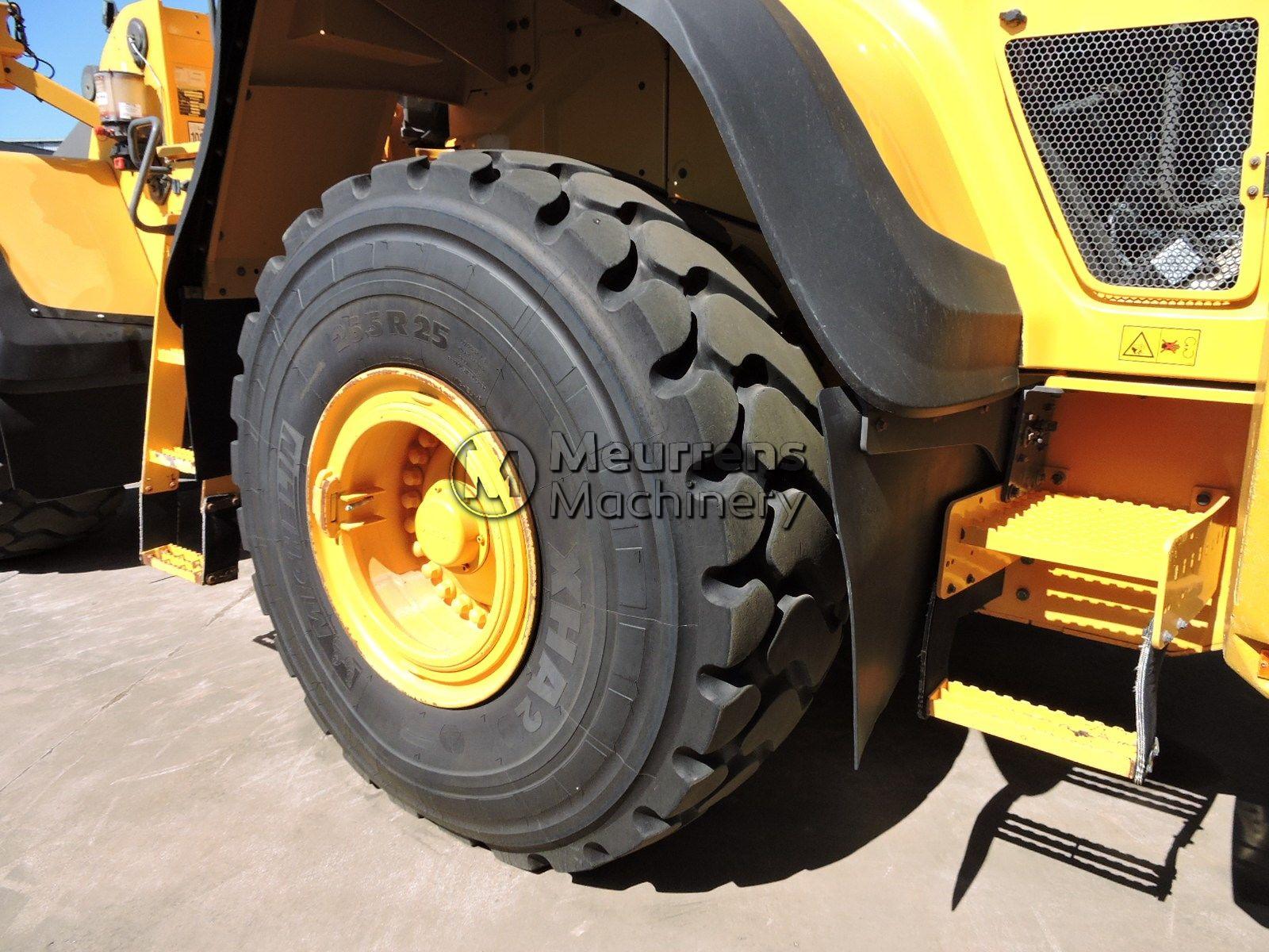 фронтальный погрузчик VOLVO L180G