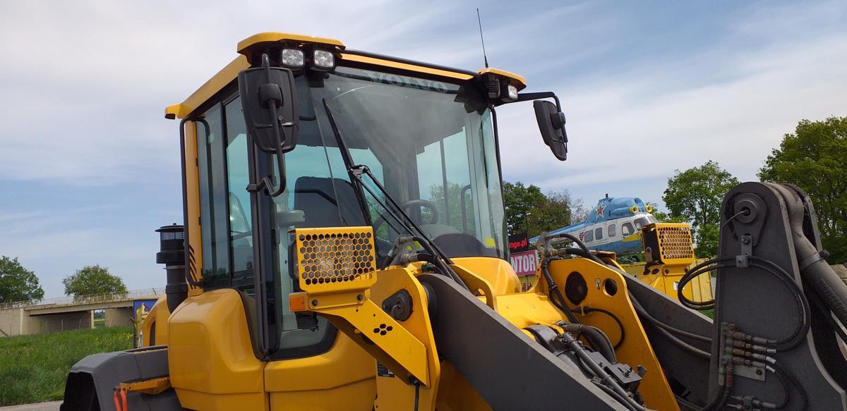 фронтальный погрузчик VOLVO L 90