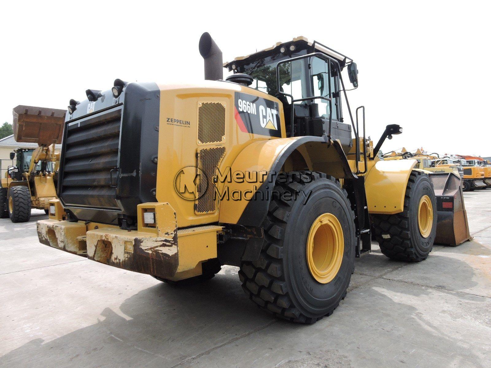 фронтальный погрузчик CATERPILLAR 966M