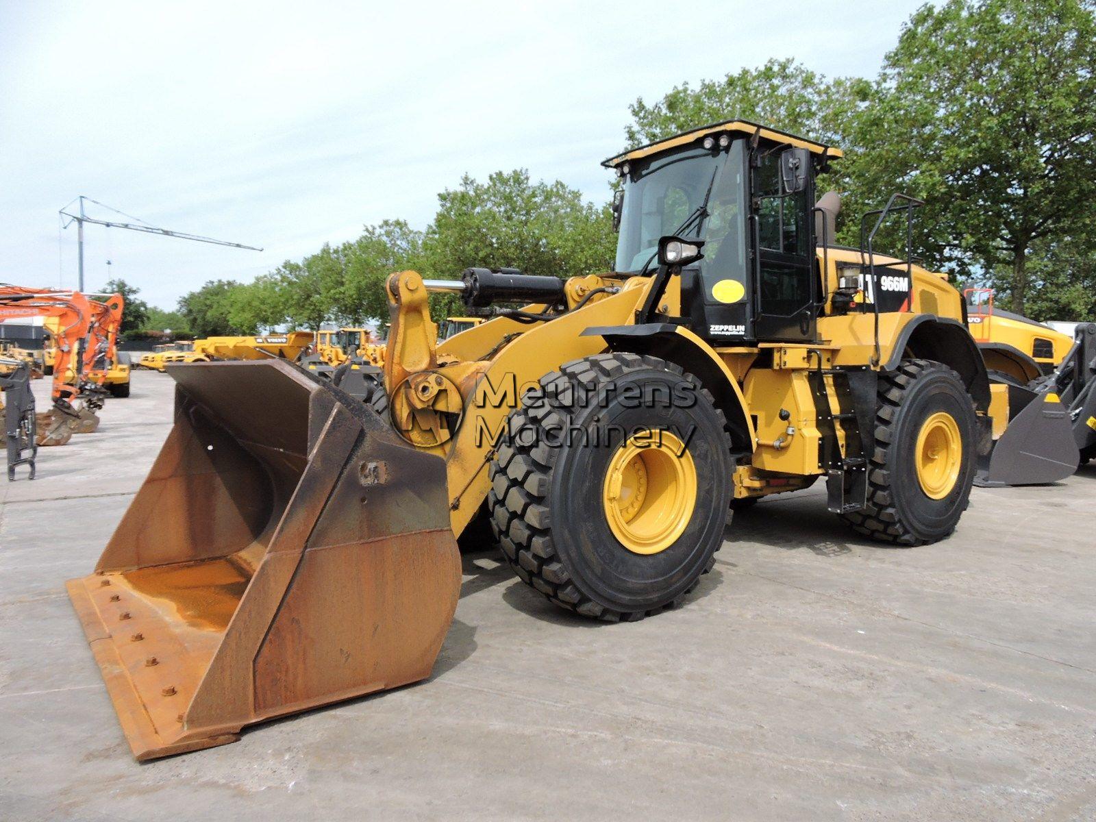 фронтальный погрузчик CATERPILLAR 966M