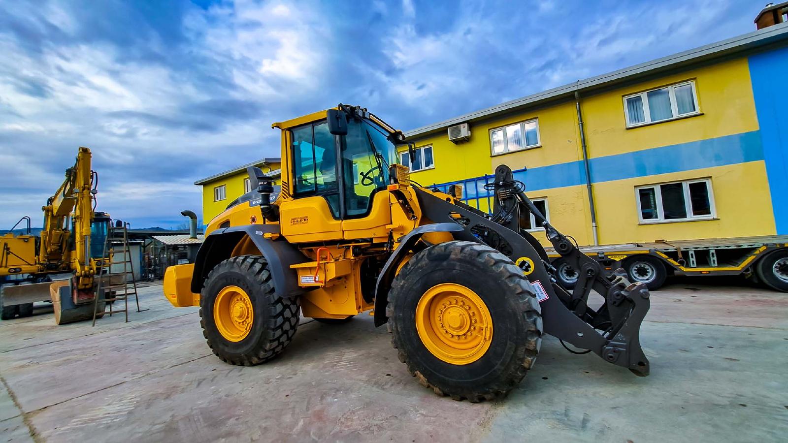 фронтальный погрузчик VOLVO L90H