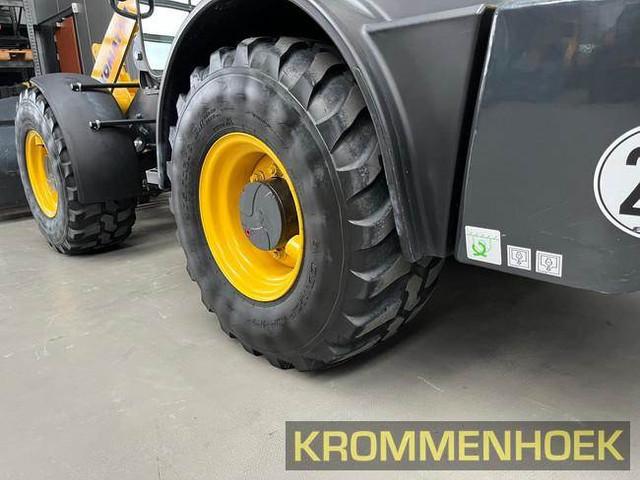 фронтальный погрузчик KOMATSU WA70M-8E0