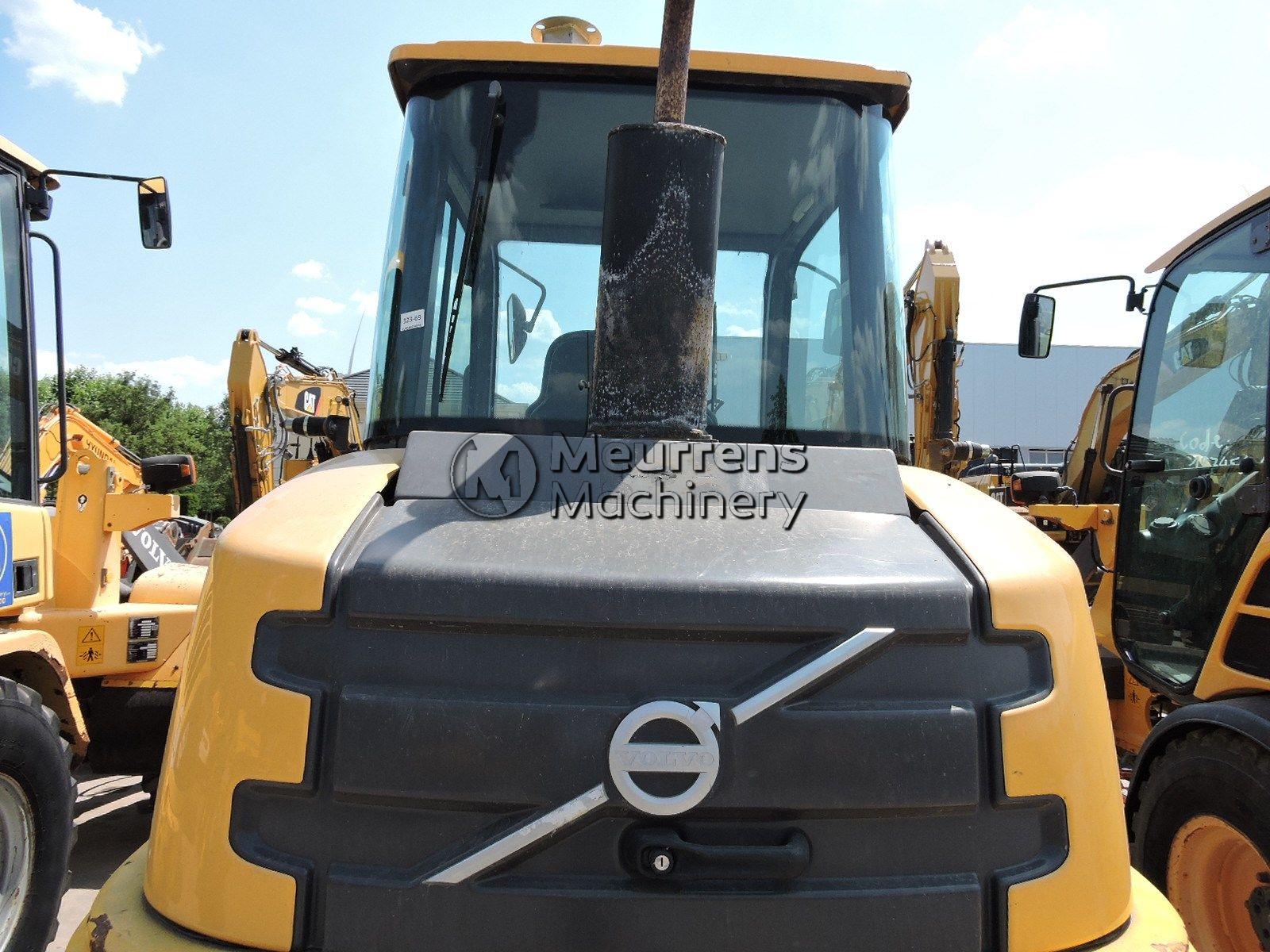 фронтальный погрузчик VOLVO L25F