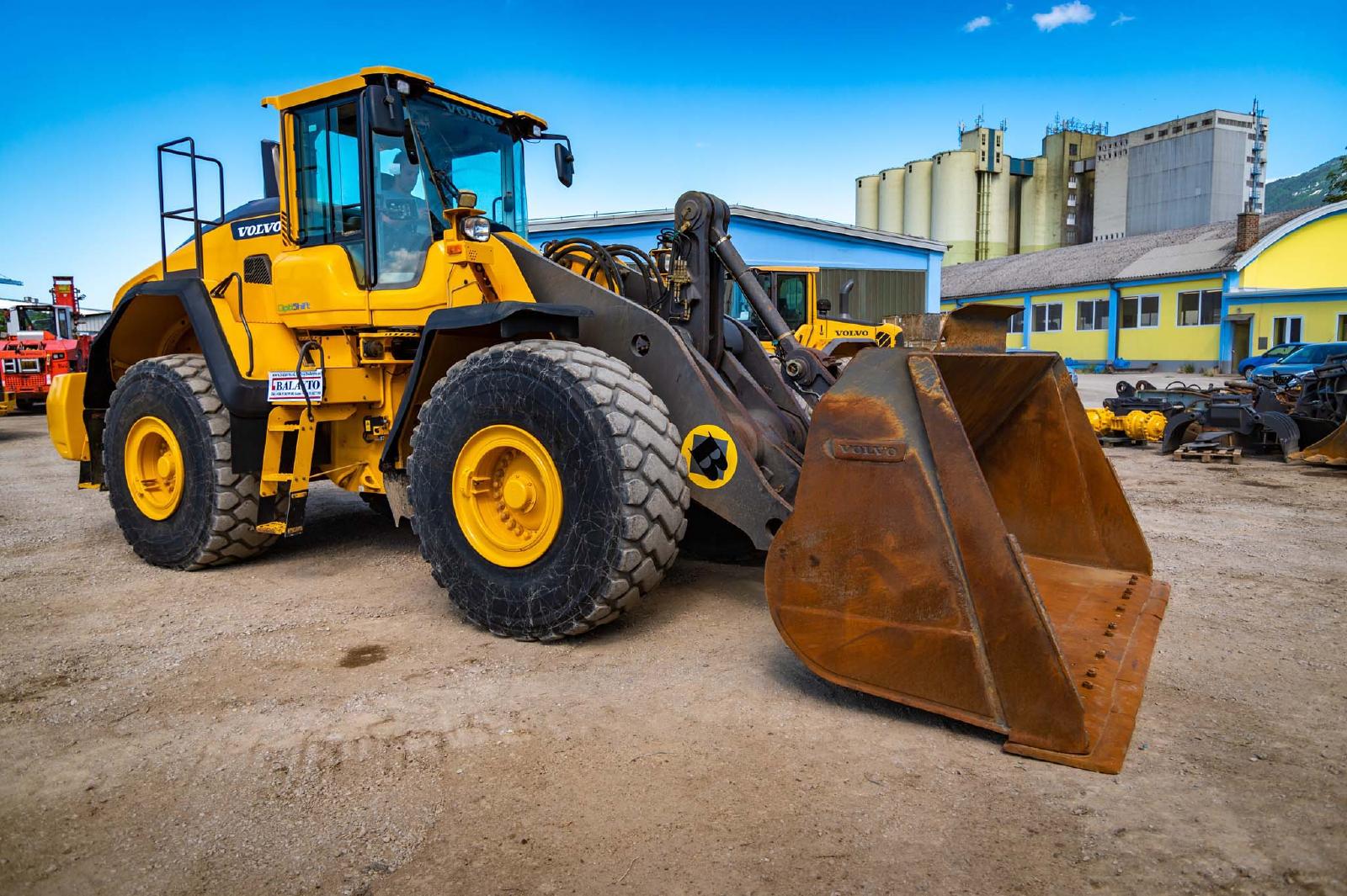 фронтальный погрузчик VOLVO L180H