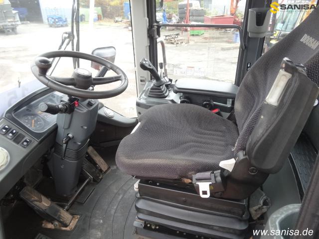 фронтальный погрузчик DOOSAN DL300-3