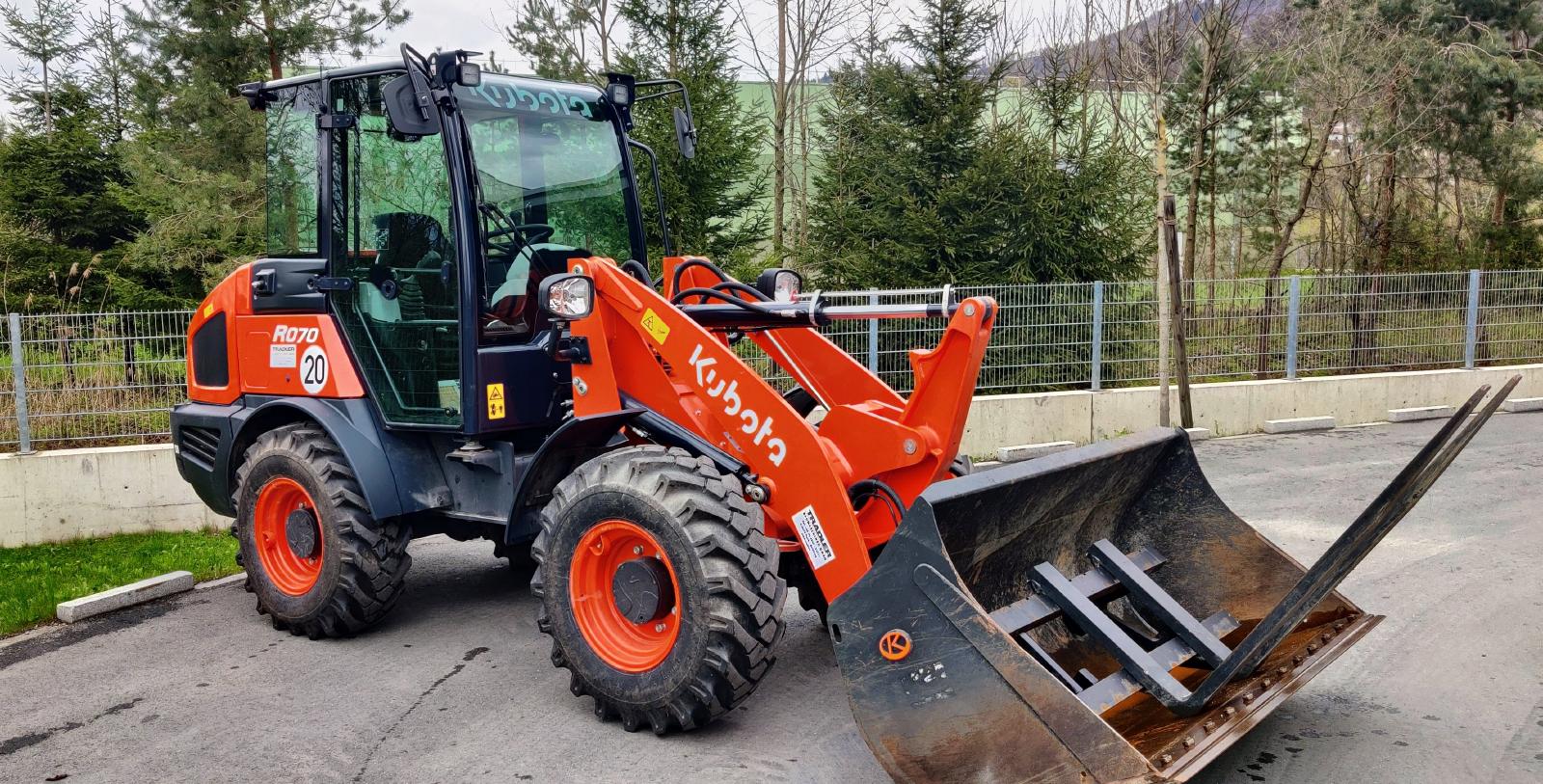 фронтальный погрузчик KUBOTA R070