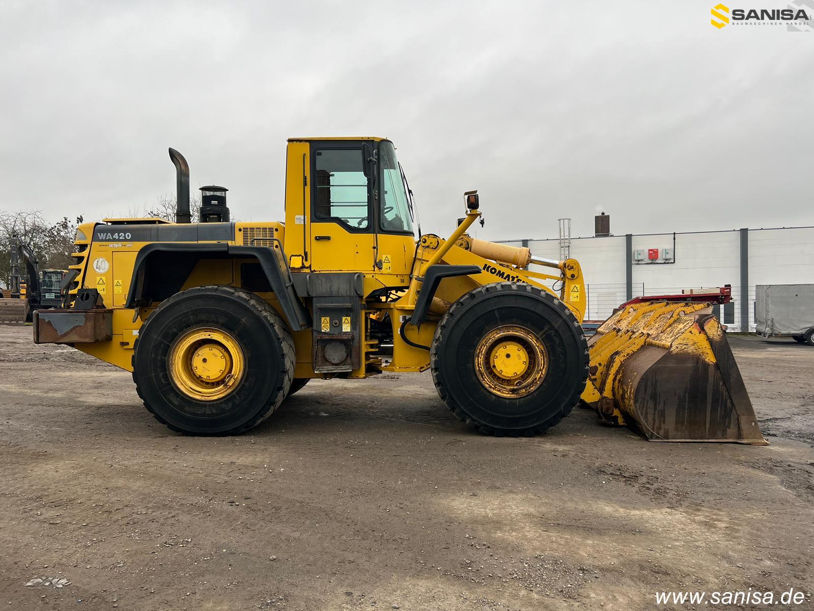 фронтальный погрузчик KOMATSU WA 420-3