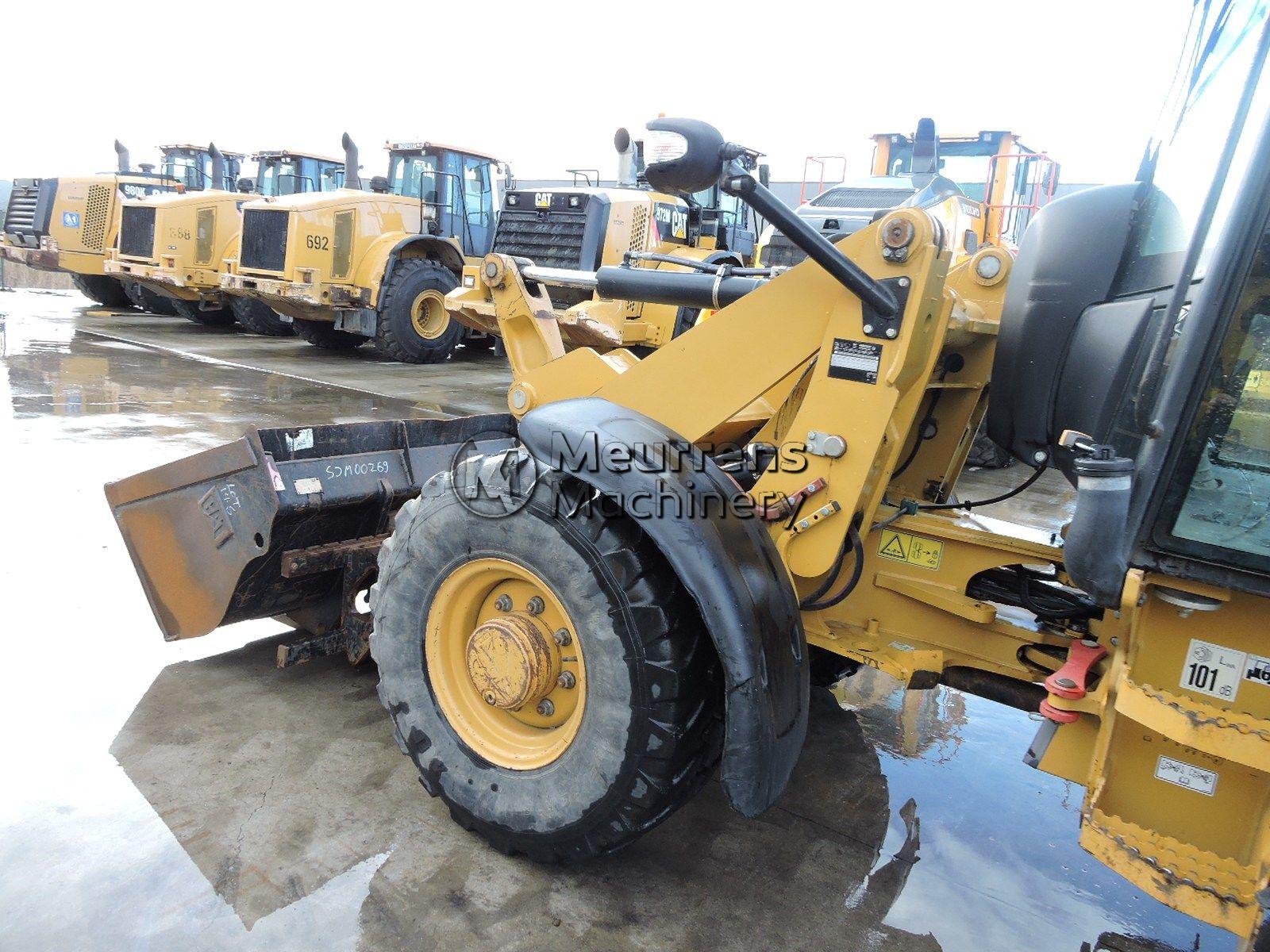 фронтальный погрузчик CATERPILLAR 907H