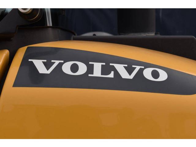 фронтальный погрузчик VOLVO L20F