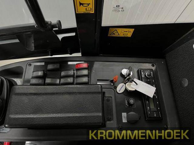 фронтальный погрузчик KOMATSU WA80M-8E0