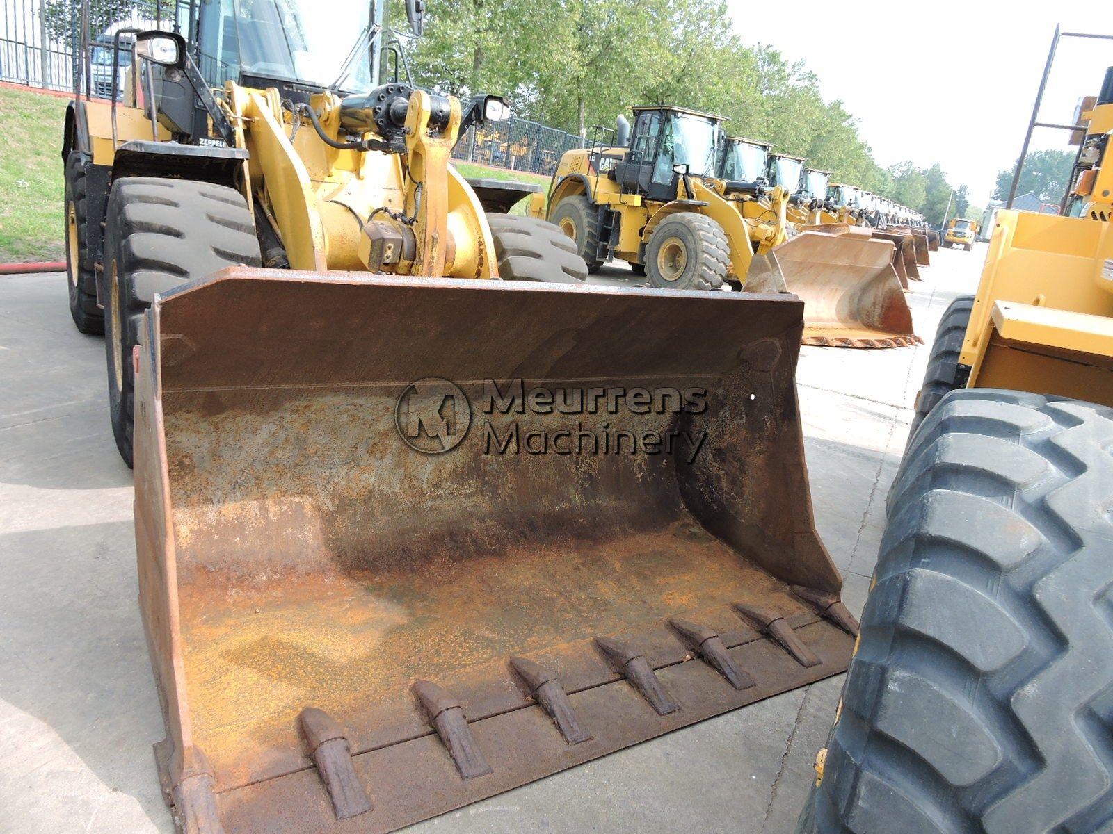 фронтальный погрузчик CATERPILLAR 972M