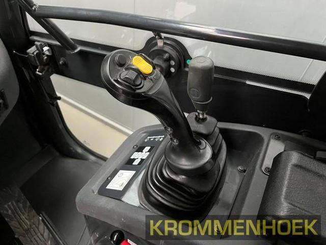 фронтальный погрузчик KOMATSU WA80M-8E0