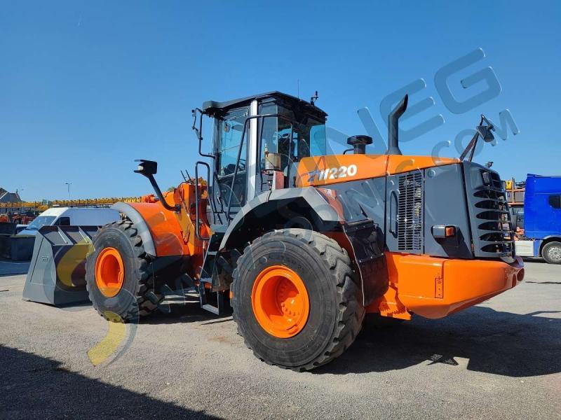 фронтальный погрузчик HITACHI ZW 220