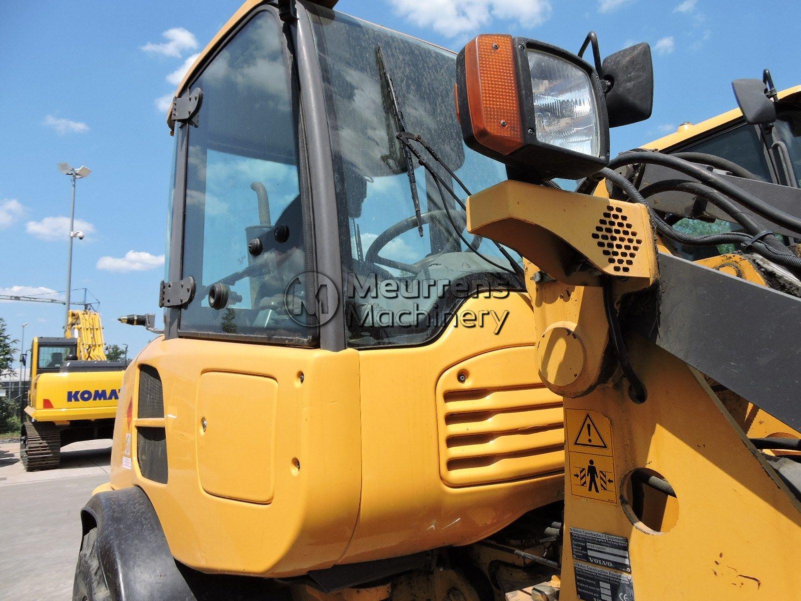 фронтальный погрузчик VOLVO L25F