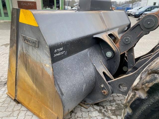 фронтальный погрузчик VOLVO L150H