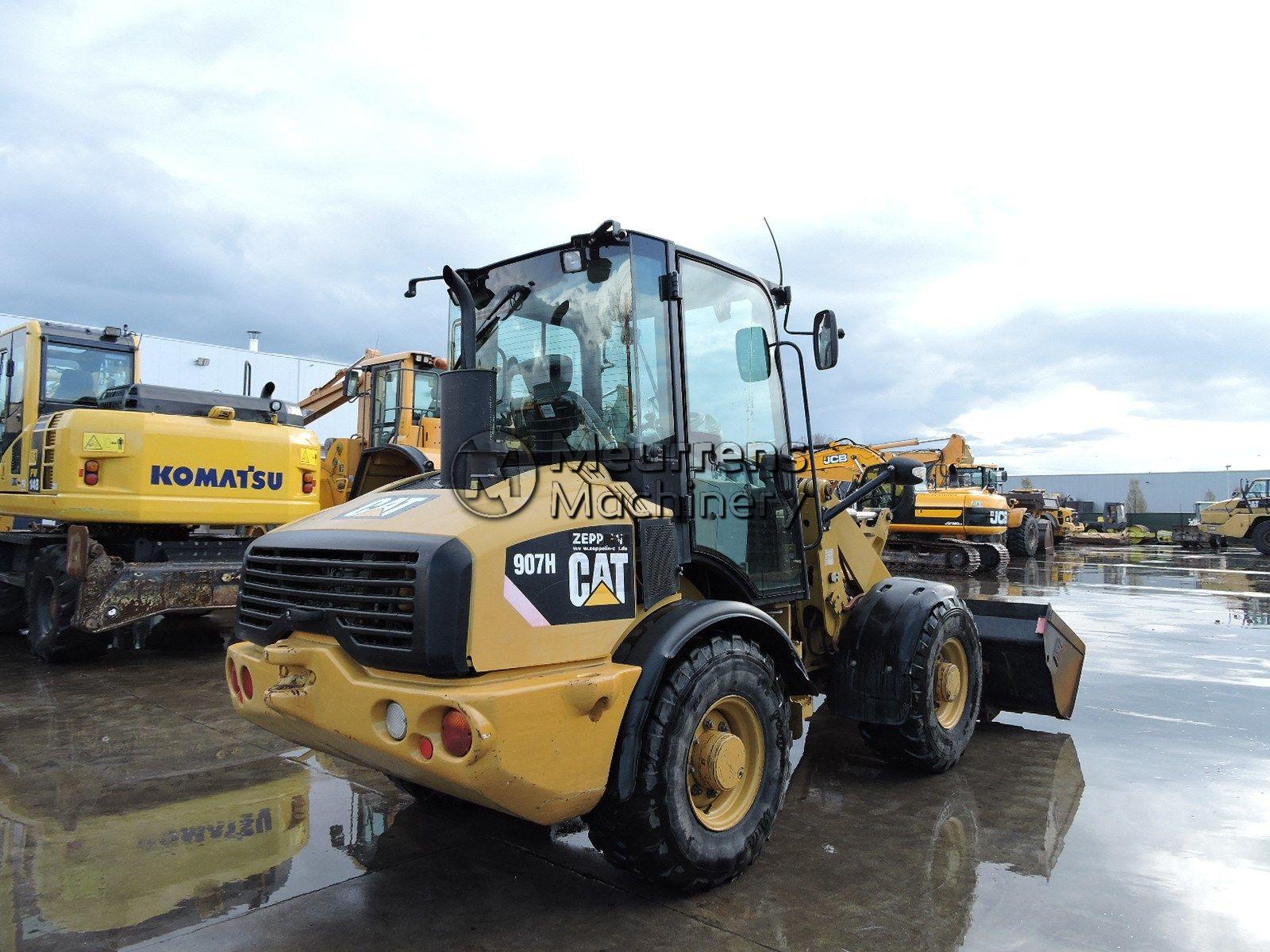 фронтальный погрузчик CATERPILLAR 907H