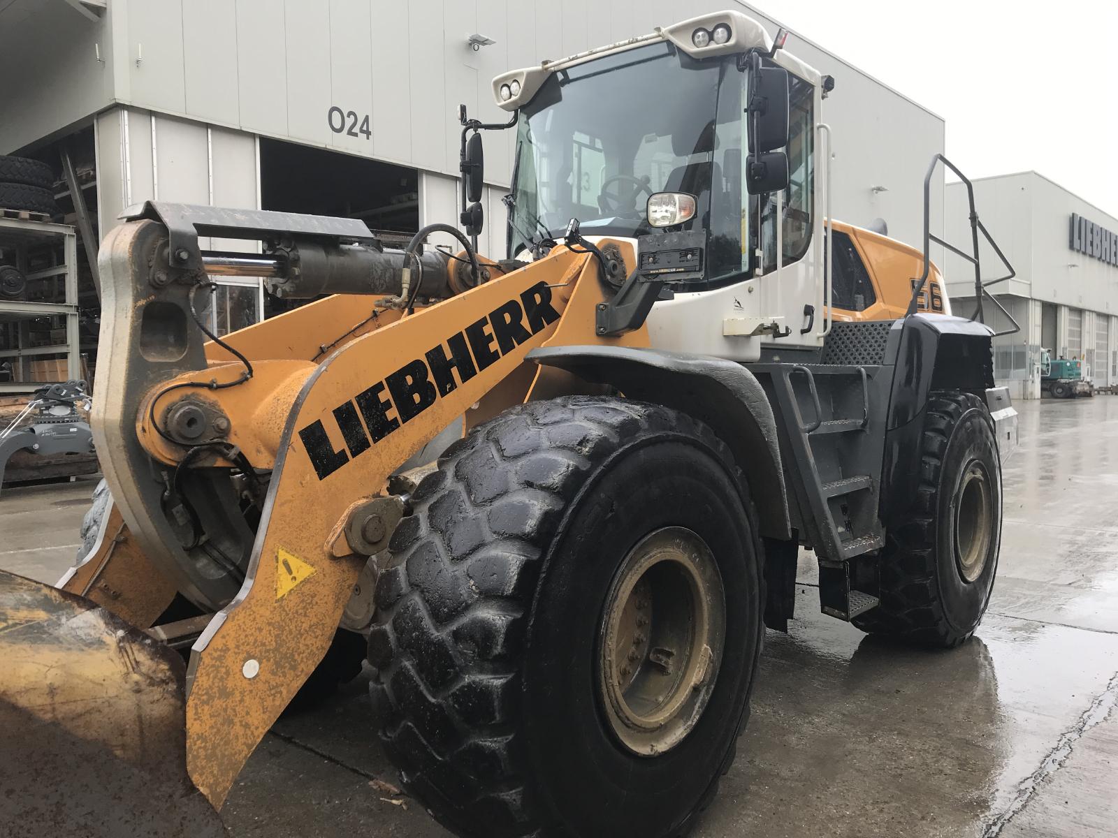 фронтальный погрузчик LIEBHERR L 566 XPower