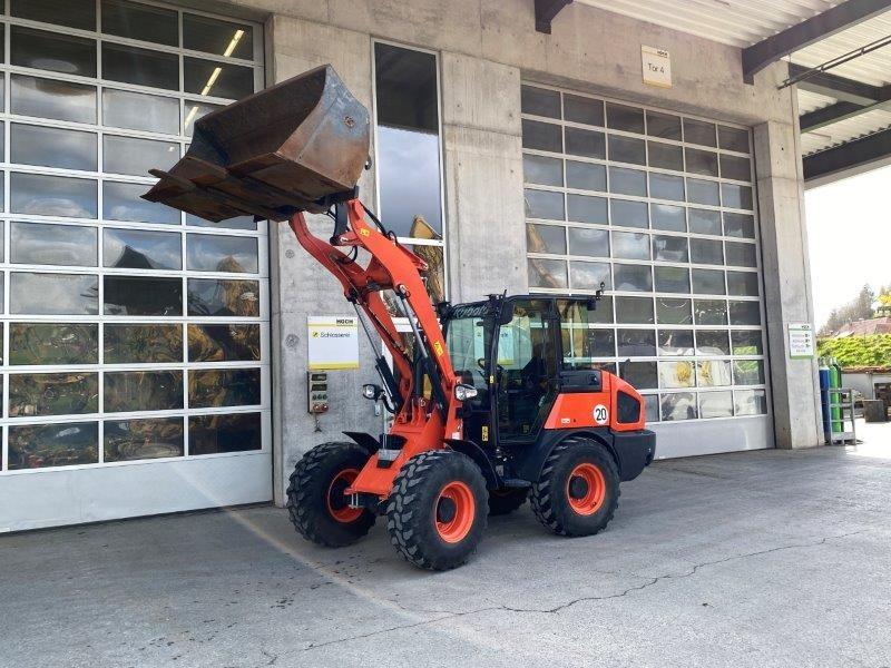 фронтальный погрузчик KUBOTA R090