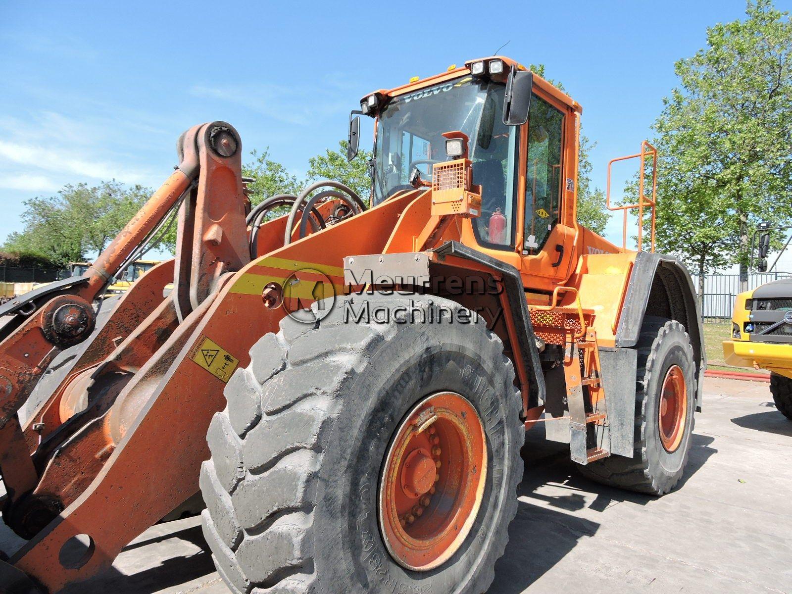 фронтальный погрузчик VOLVO L180F