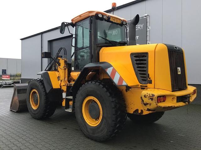 фронтальный погрузчик JCB 426 e HT