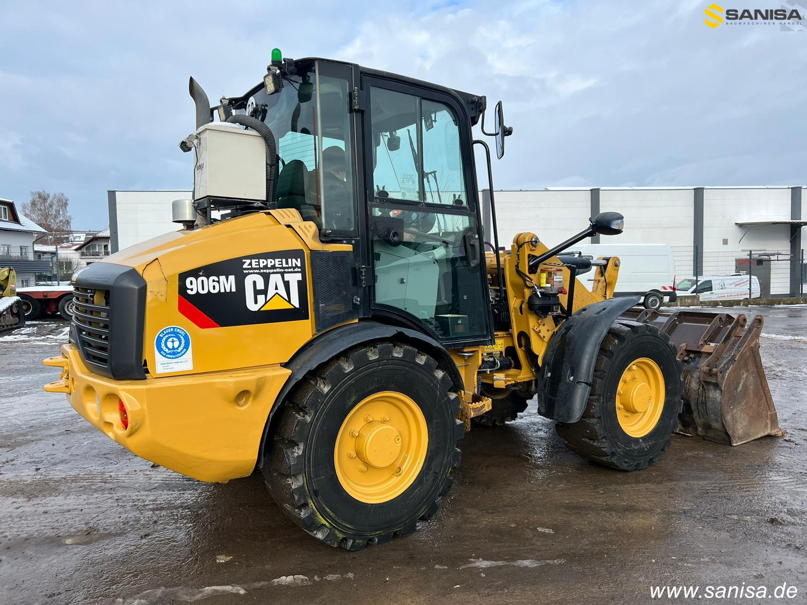 фронтальный погрузчик CATERPILLAR 906M