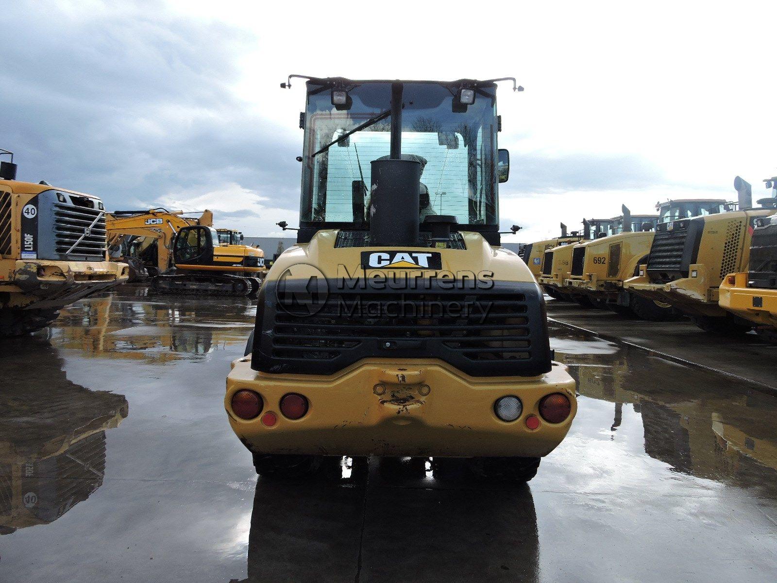 фронтальный погрузчик CATERPILLAR 907H