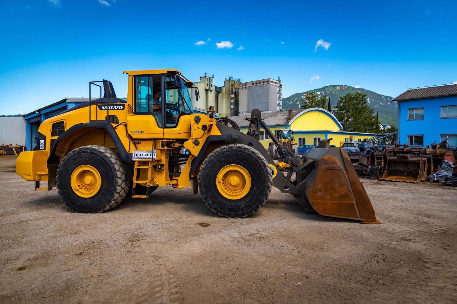 фронтальный погрузчик VOLVO L180H