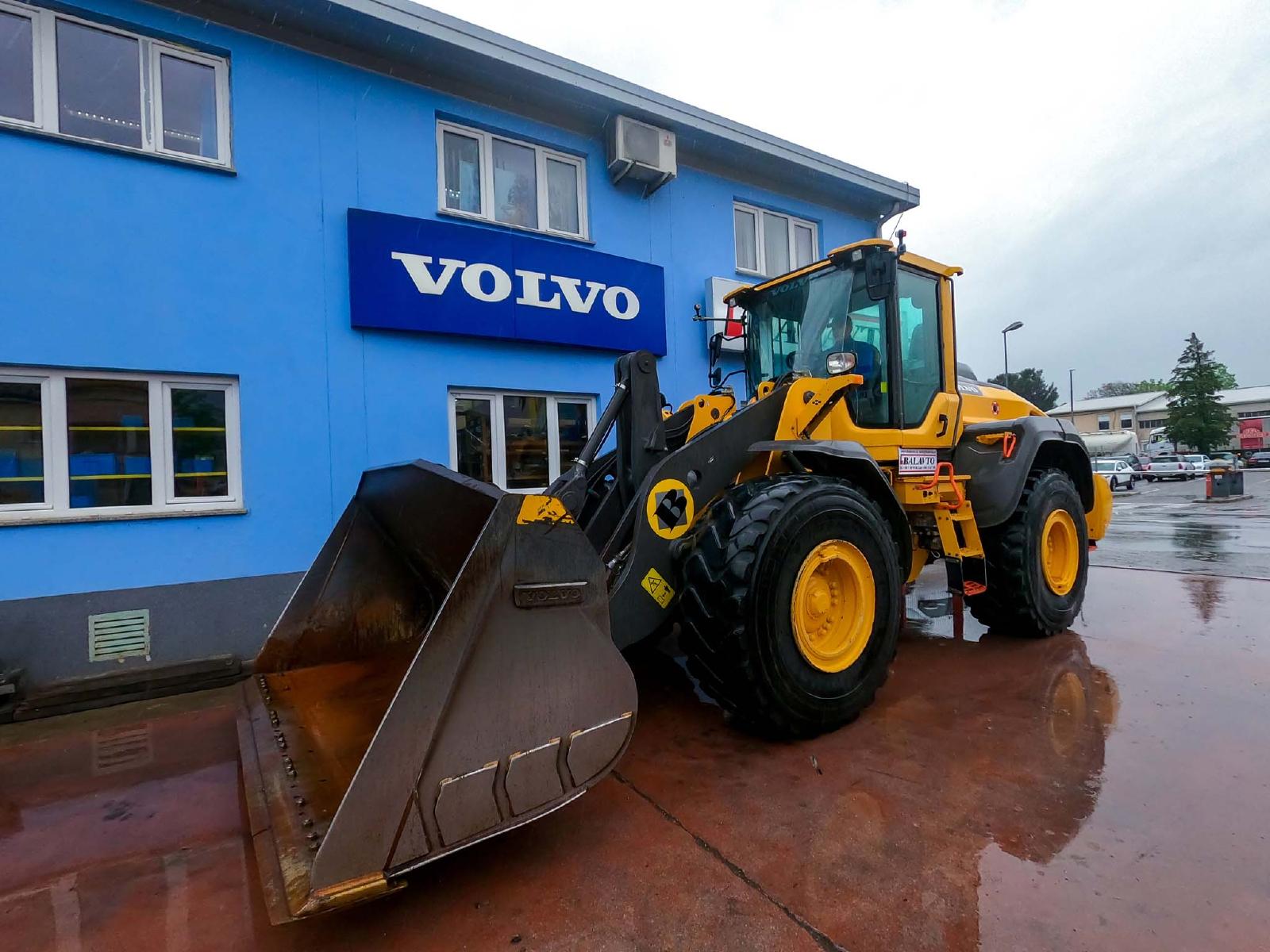 фронтальный погрузчик VOLVO L110H