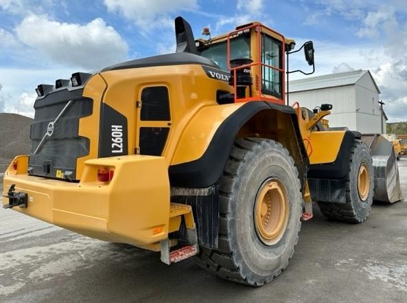 фронтальный погрузчик VOLVO L260H