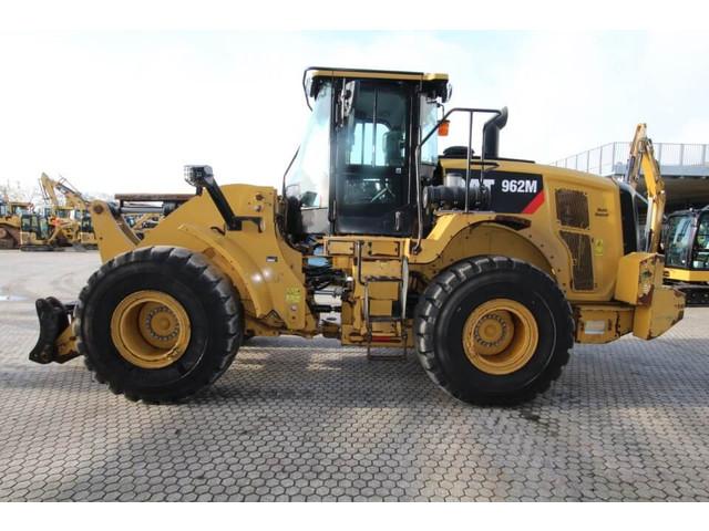 фронтальный погрузчик CATERPILLAR 962M