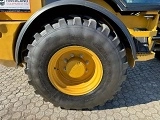 фронтальный погрузчик CATERPILLAR 908M