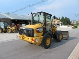 фронтальный погрузчик CATERPILLAR 906M