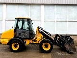 фронтальный погрузчик JCB 406