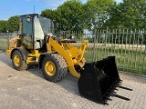 фронтальный погрузчик CATERPILLAR 907M