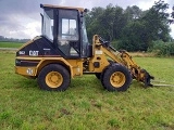 фронтальный погрузчик CATERPILLAR 902