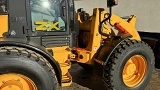 фронтальный погрузчик JCB 411