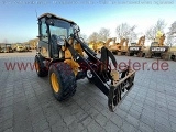 фронтальный погрузчик JCB 407