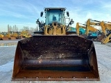 фронтальный погрузчик CATERPILLAR 966M