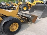 фронтальный погрузчик CATERPILLAR 907H