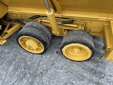 асфальтоукладчик (колесный) CATERPILLAR AP300F