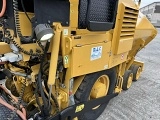 асфальтоукладчик (колесный) CATERPILLAR AP300F