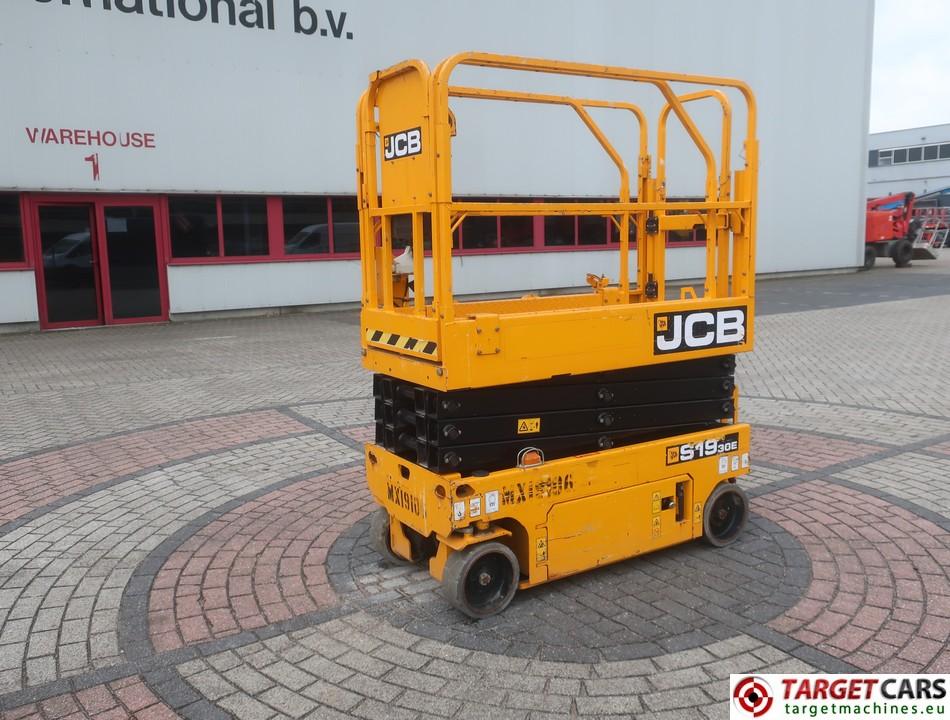 ножничный подъемник JCB S1930E