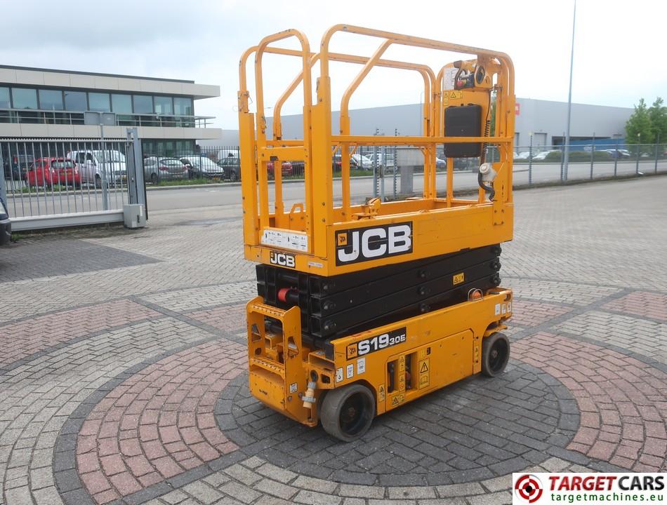 ножничный подъемник JCB S1930E